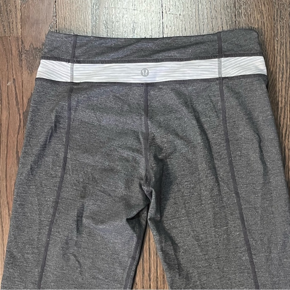Lululemon | Gray Flare leggings Midrise women’s size 6 29” inseam yoga EUC - Picture 5 of 11